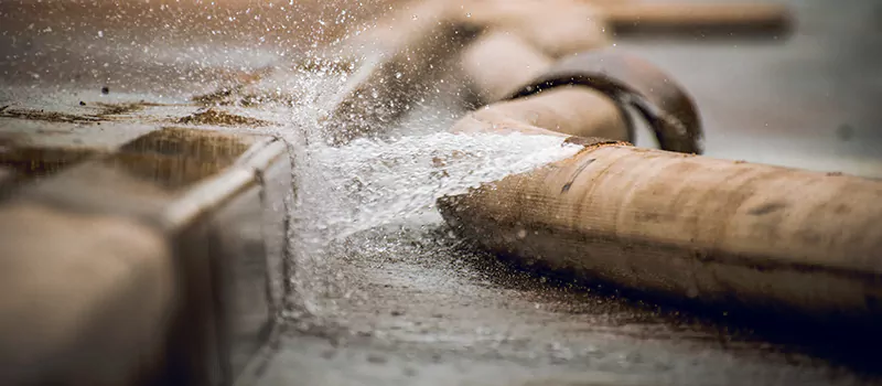 Fix Leaking Pipe in Old Toronto, Toronto